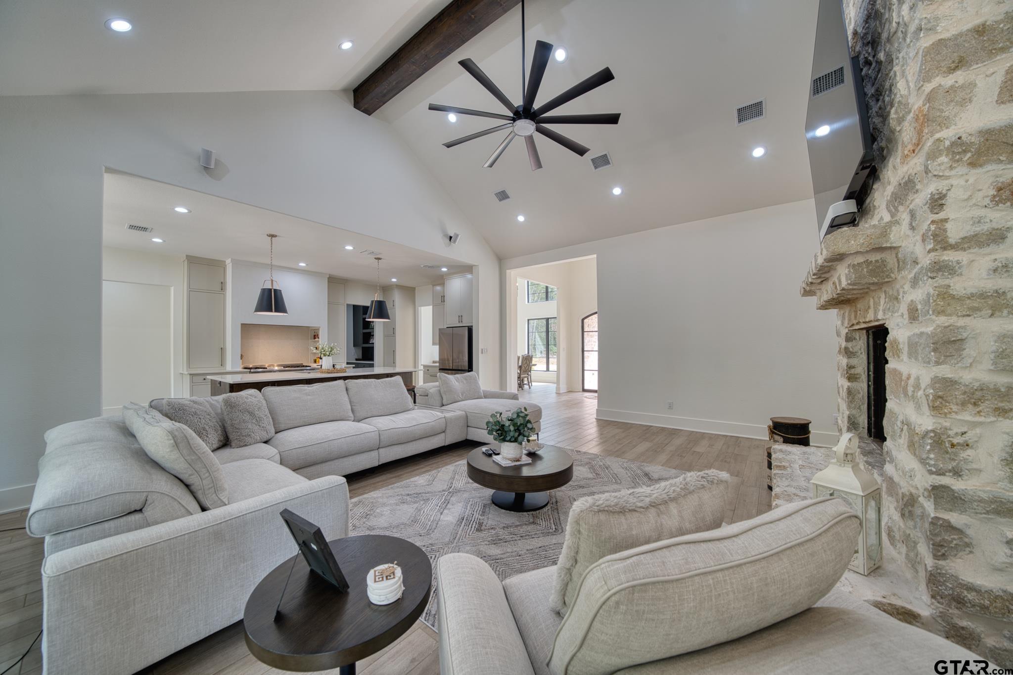 2283 Flamingo Road Gilmer, TX 75645 - Photo 9 of 44 Gallery Image 9