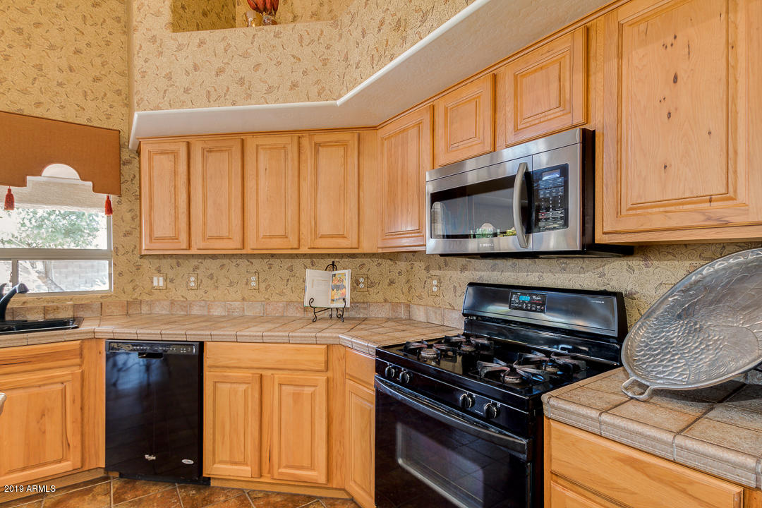 3302 East Kimball Road Gilbert, AZ 85297 - Photo 13 of 45 kimball kitchen