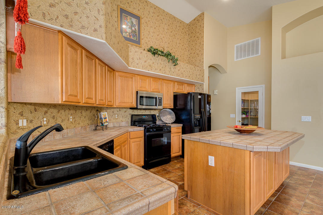 3302 East Kimball Road Gilbert, AZ 85297 - Photo 14 of 45 kimball kitchen