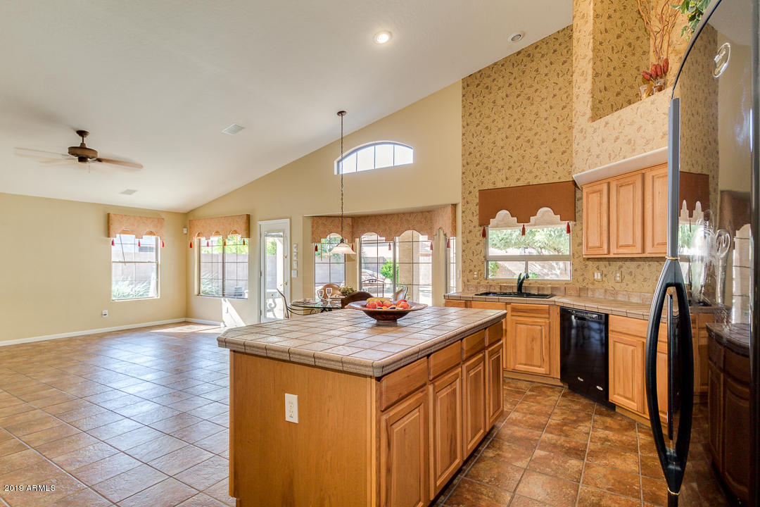 3302 East Kimball Road Gilbert, AZ 85297 - Photo 16 of 45 kimball kitchen and great room