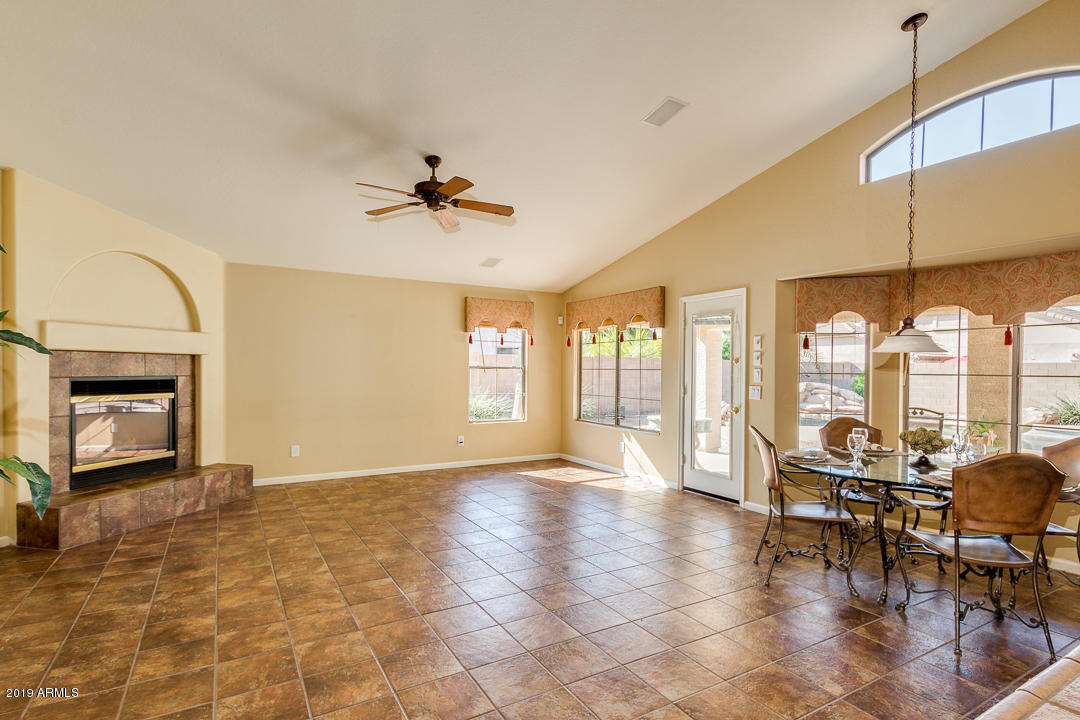 3302 East Kimball Road Gilbert, AZ 85297 - Photo 18 of 45 kimball great room