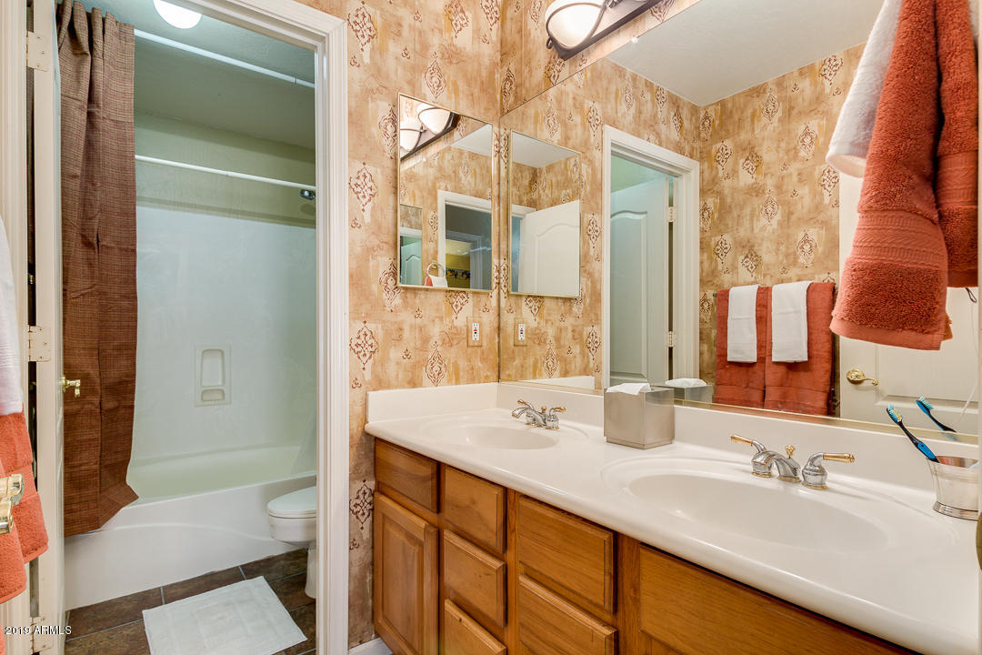 3302 East Kimball Road Gilbert, AZ 85297 - Photo 36 of 45 kimball second bathroom