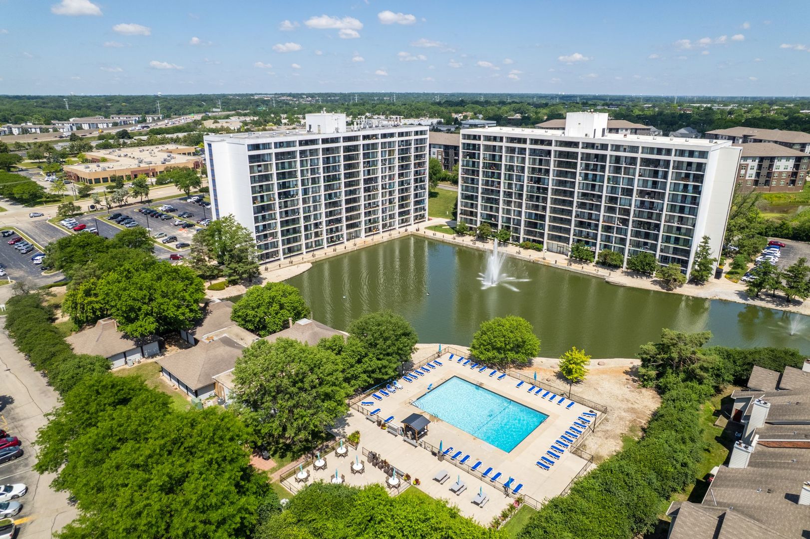 2005 South Finley Road, Unit 1204 Lombard, IL 60148 - Photo 32 of 35 a view of a balcony with lake view