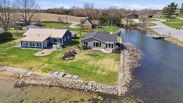 $449,900 | 4665 South 895th Street East, Wolcottville, IN 46795