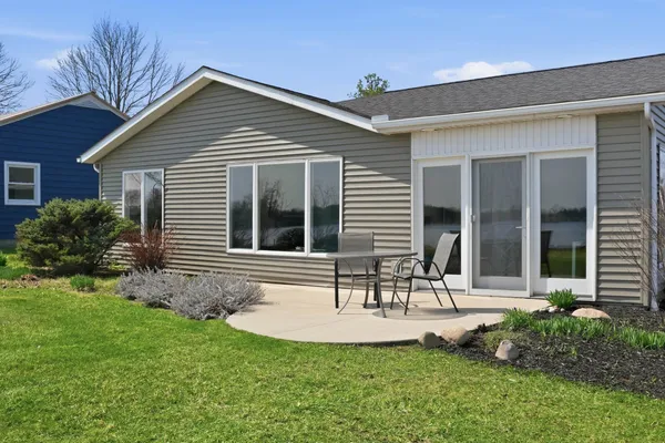 $449,900 | 4665 South 895th Street East, Wolcottville, IN 46795