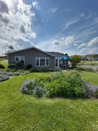 $449,900 | 4665 South 895th Street East, Wolcottville, IN 46795