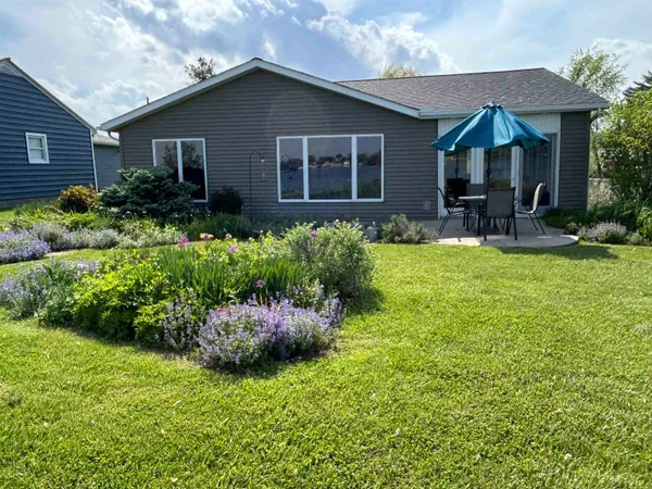 $449,900 | 4665 South 895th Street East, Wolcottville, IN 46795