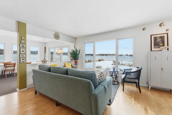 $449,900 | 4665 South 895th Street East, Wolcottville, IN 46795