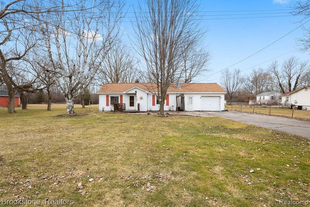 2166 Howe Road Burton, MI 48519 - Photo 19 of 24 GO0A9388.jpg