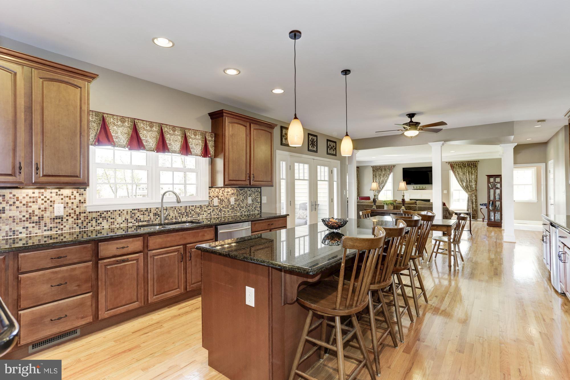 153 Likes Road Edgewater, MD 21037 - Photo 9 of 29 Kitchen