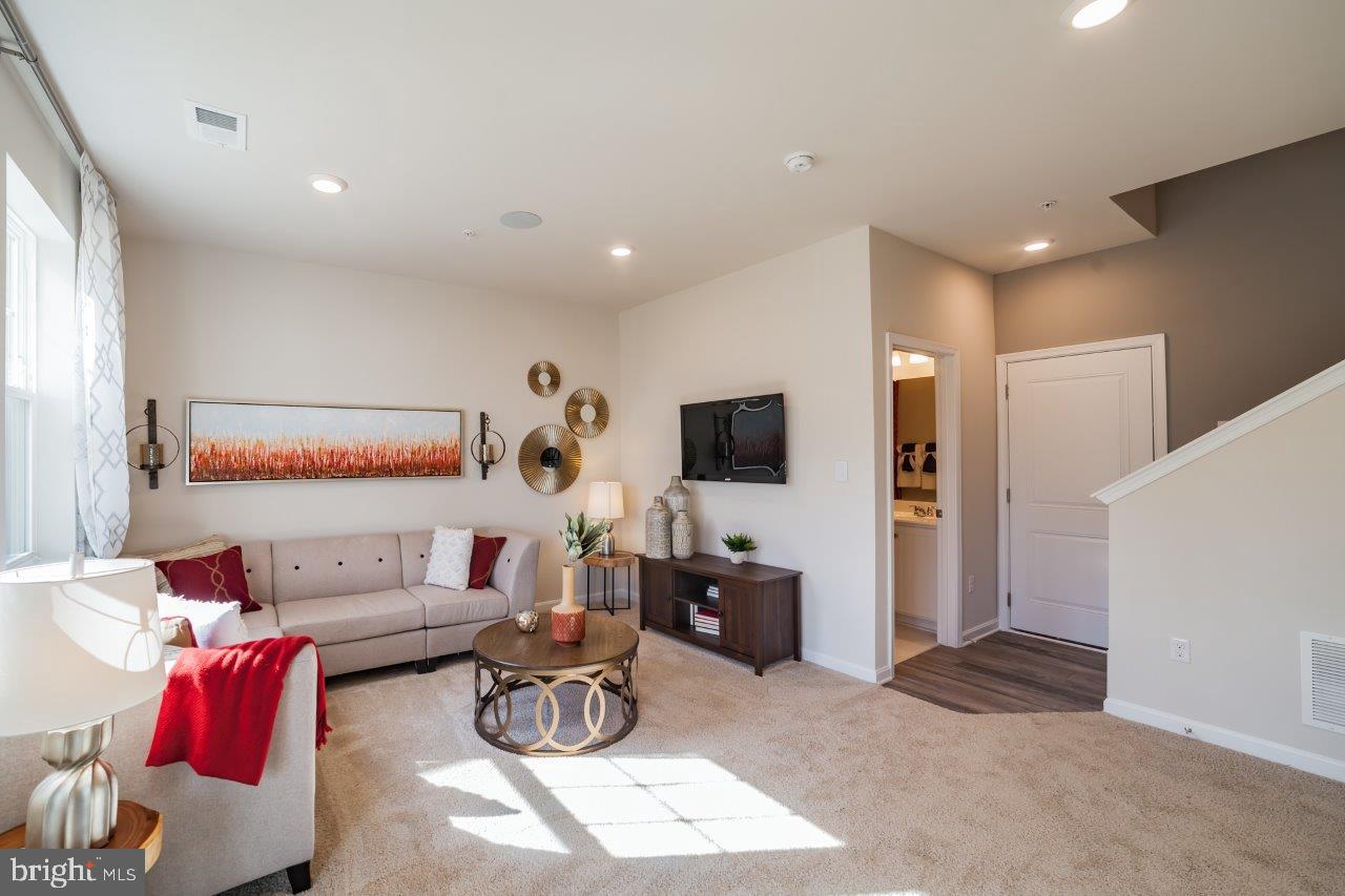 7916 Patterson Way Hanover, MD 21076 - Photo 3 of 30