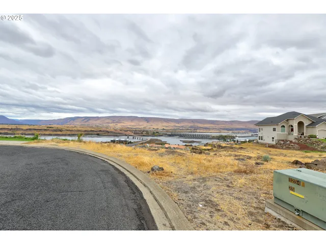 $240,000 | 512 East Knoll Court, The Dalles, OR 97058