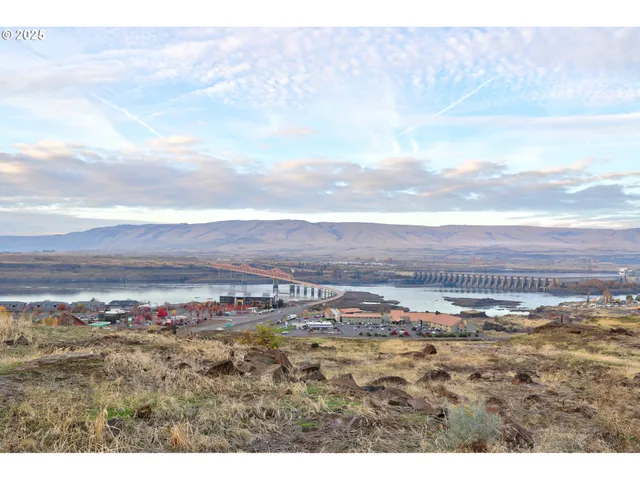 $240,000 | 512 East Knoll Court, The Dalles, OR 97058