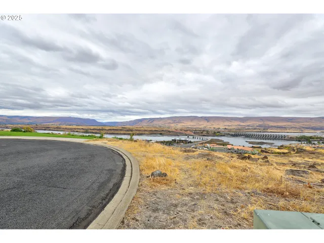 $240,000 | 512 East Knoll Court, The Dalles, OR 97058