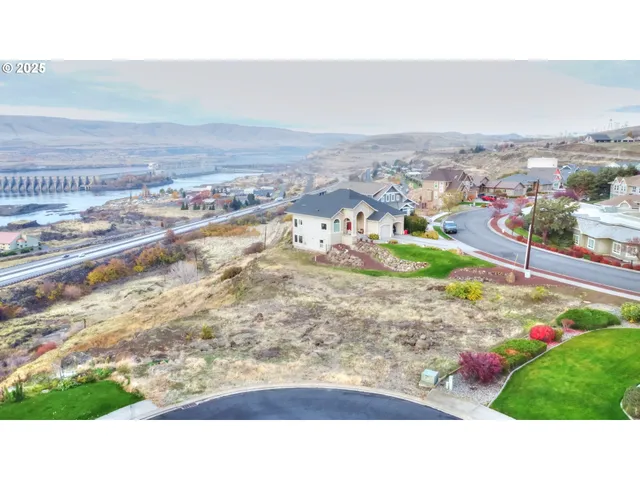 $240,000 | 512 East Knoll Court, The Dalles, OR 97058