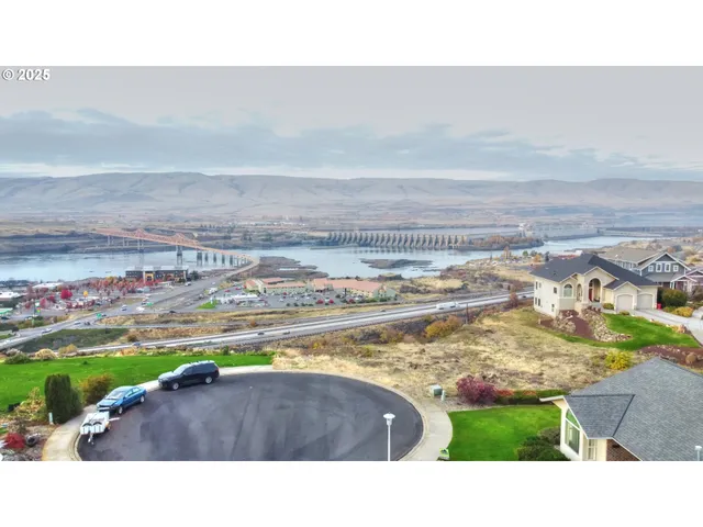 $240,000 | 512 East Knoll Court, The Dalles, OR 97058