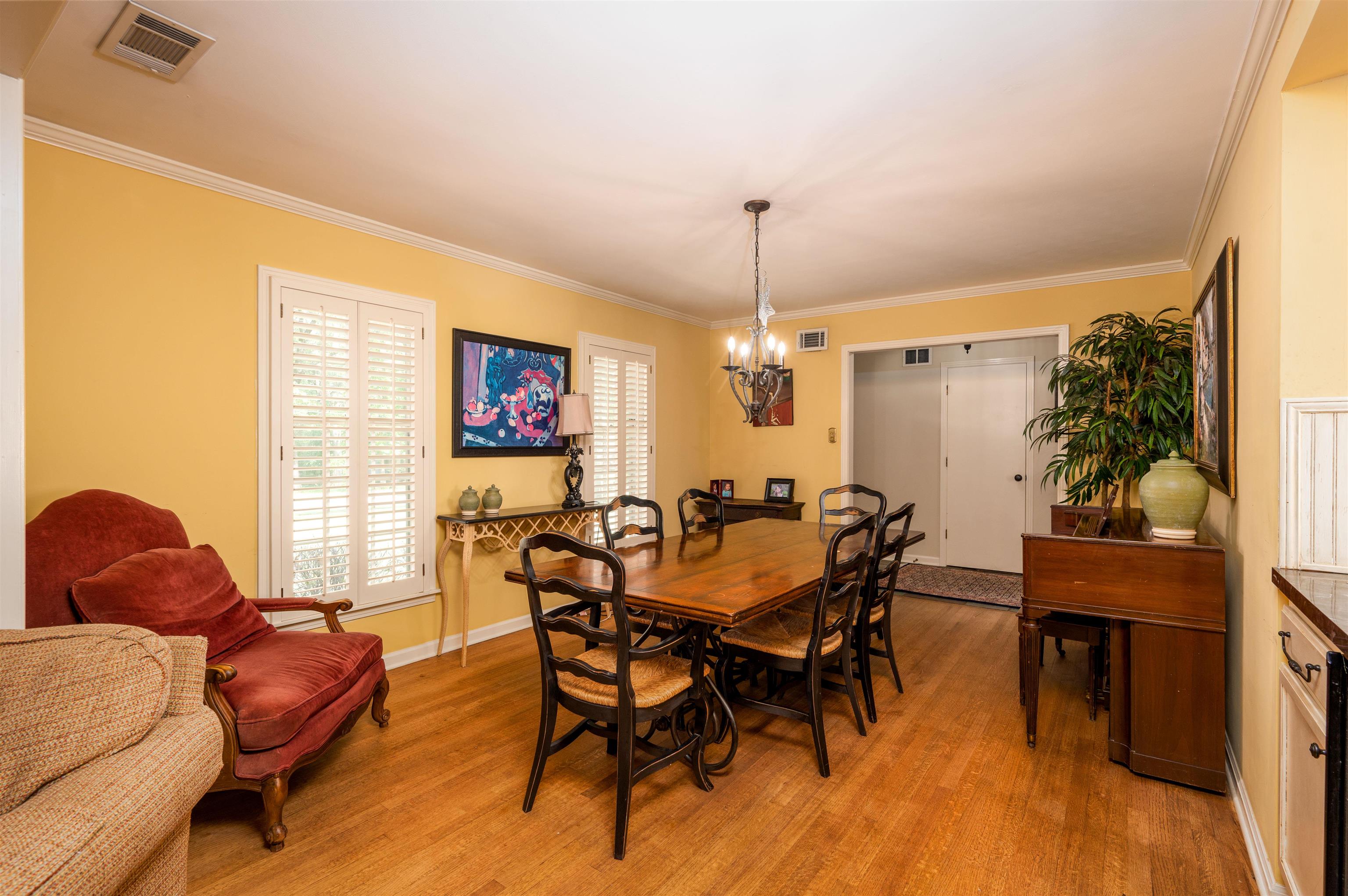 1187 Hayne Road Memphis, TN 38119 - Photo 8 of 25 a view of a livingroom with furniture and window