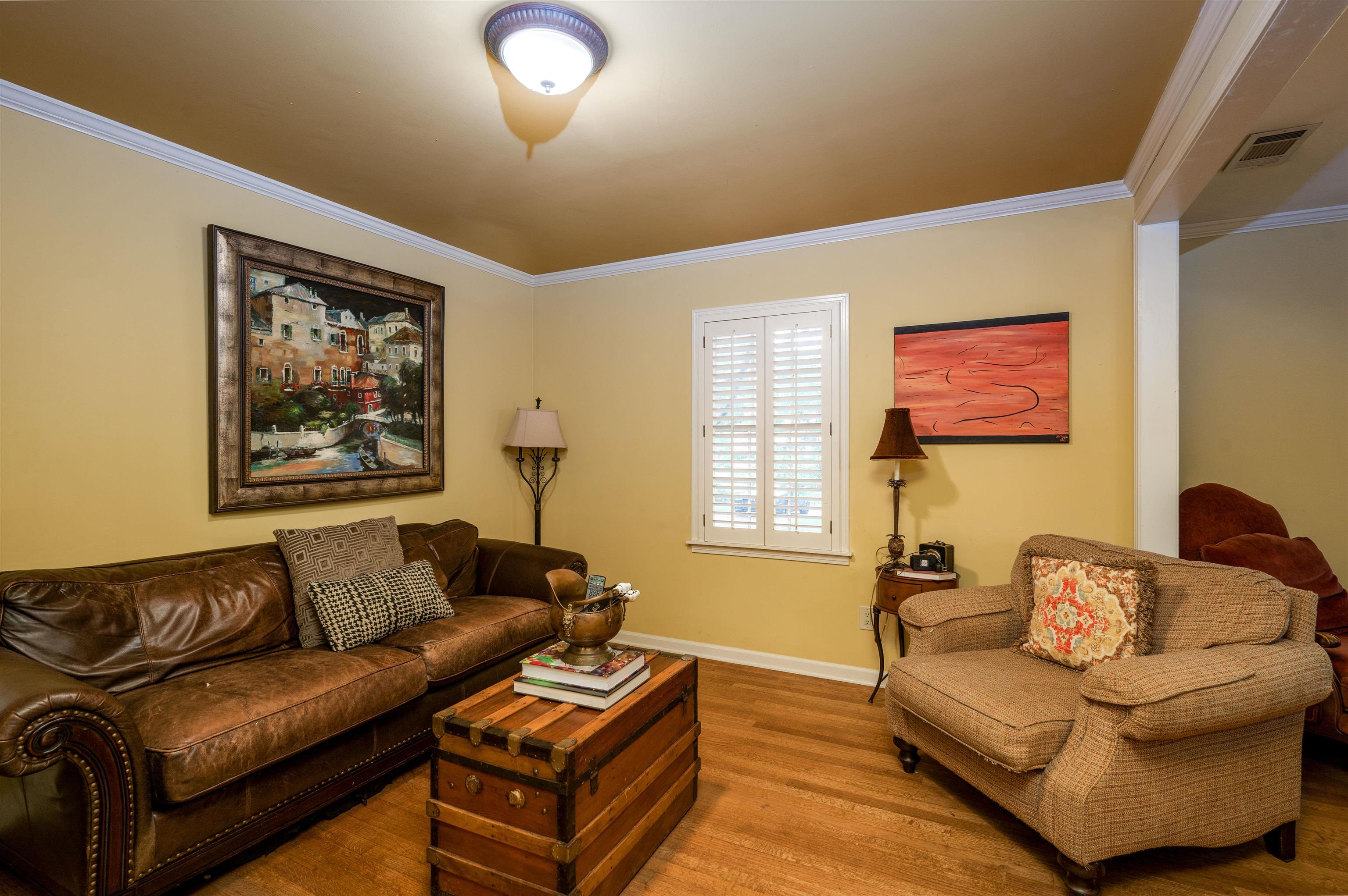 1187 Hayne Road Memphis, TN 38119 - Photo 10 of 25 a living room with furniture and a window
