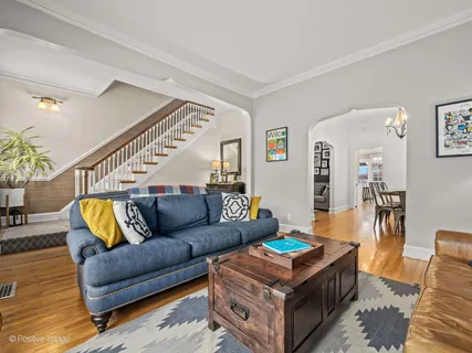 $1,050,000 | 2124 West Eastwood Avenue, Chicago, IL 60625