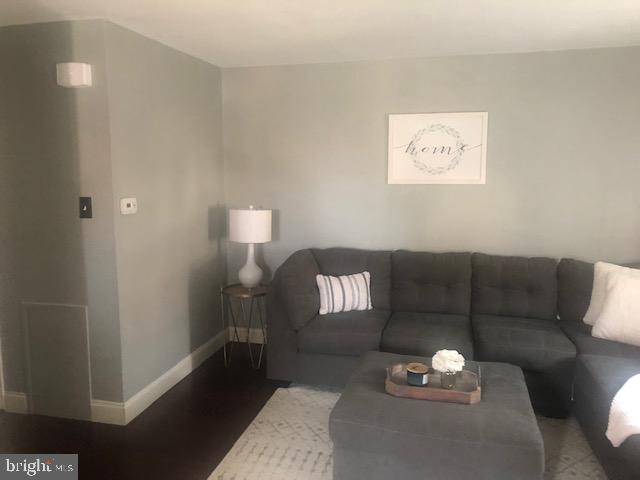 12529 Fedor Road Philadelphia, PA 19154 - Photo 6 of 24 1st For_Living Rm