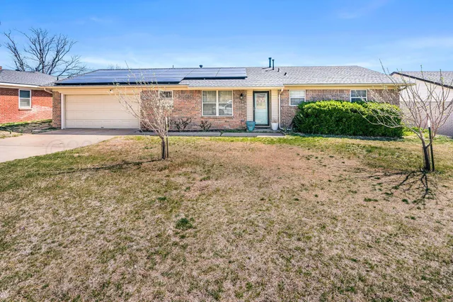 $169,900 | 1704 North Holly Lane, Pampa, TX 79065