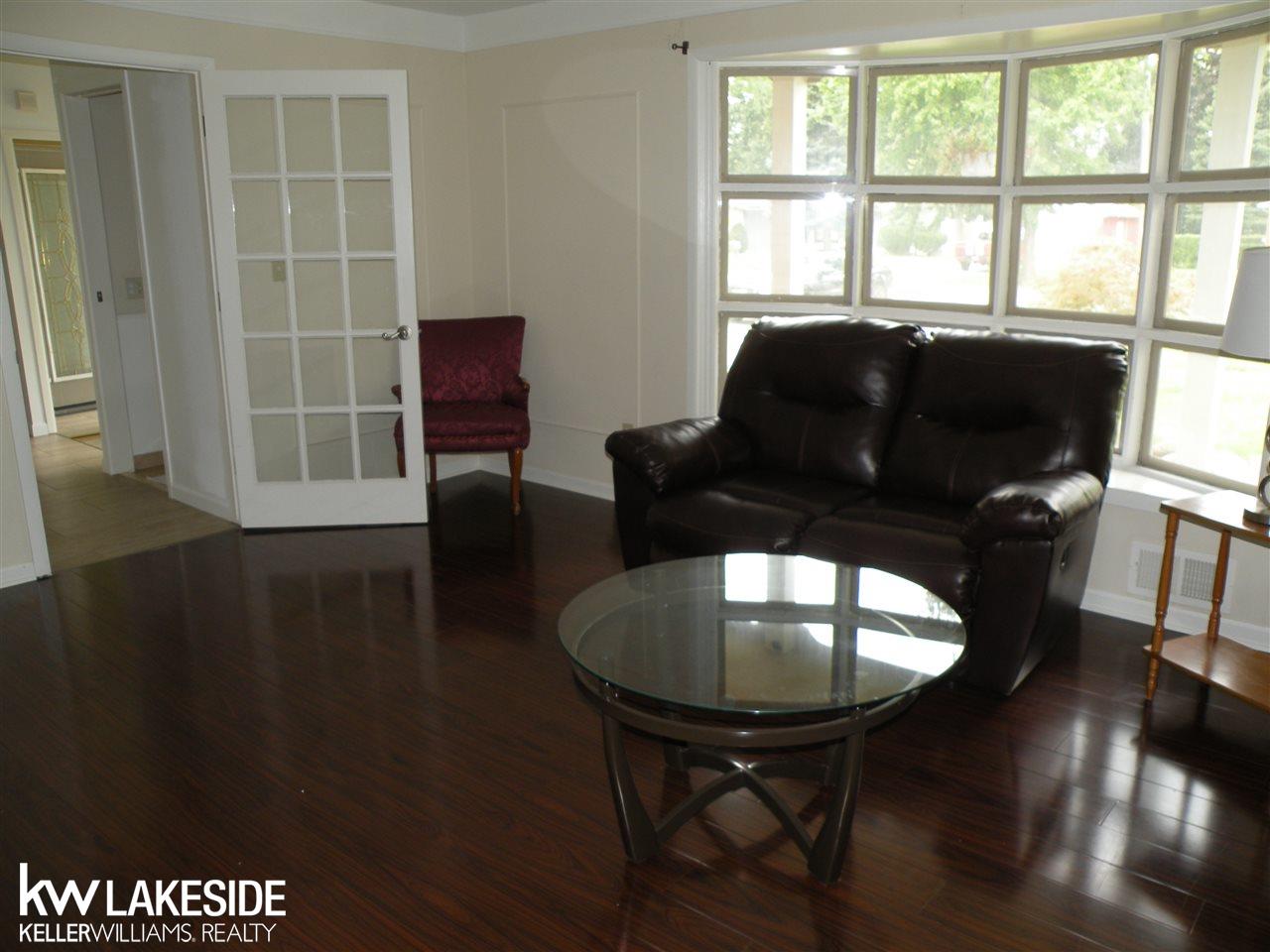 8590 Chicago Road Warren, MI 48093 - Photo 8 of 17 31330140-7.JPG