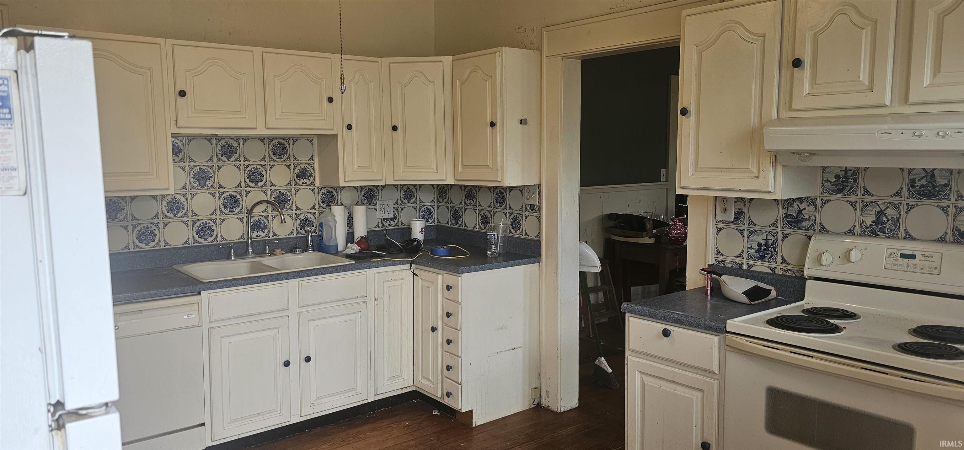 307 East Union Street Portland, IN 47371 - Photo 2 of 16