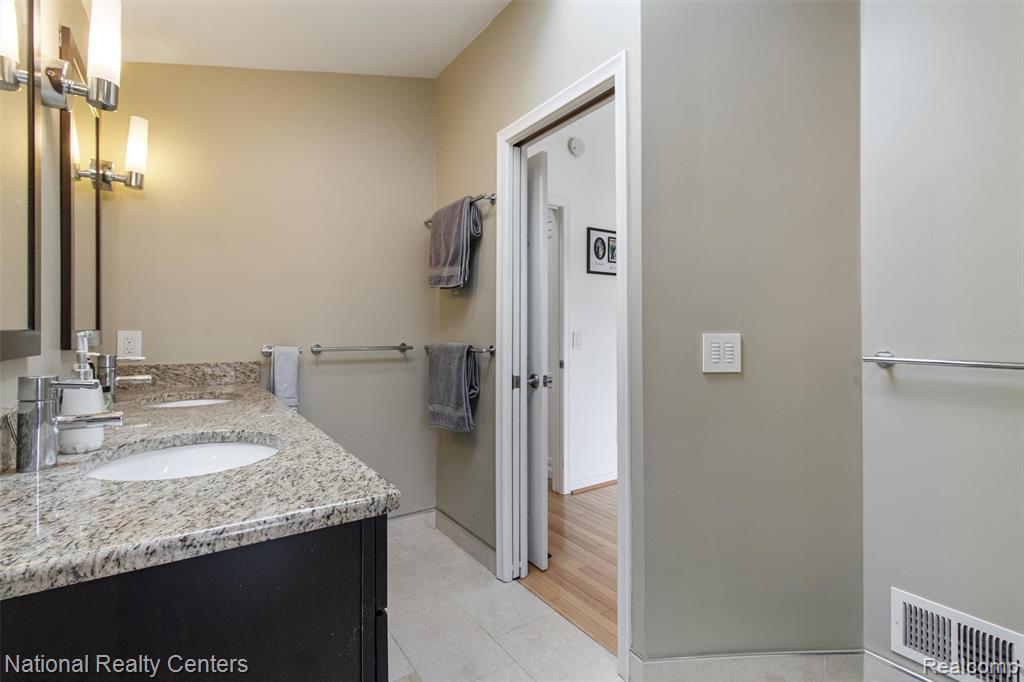 3857 Ellisia Road Commerce Township, MI 48382 - Photo 24 of 51 Gallery Image 24