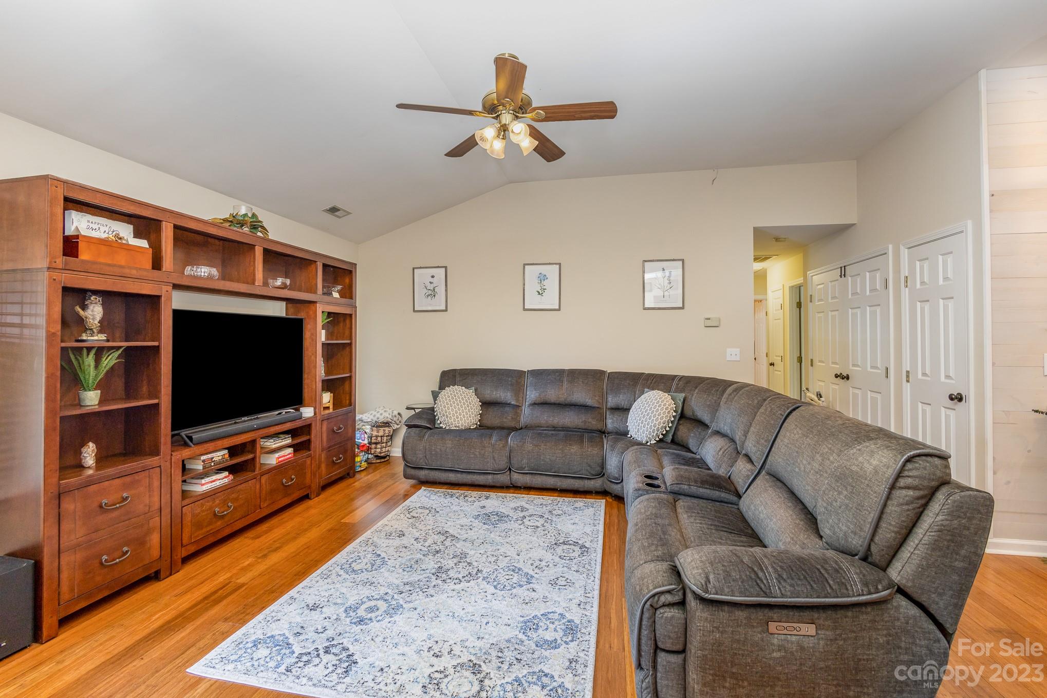 12309 Cardinal Point Road Charlotte, NC 28269 - Photo 5 of 28 Gallery Image 5