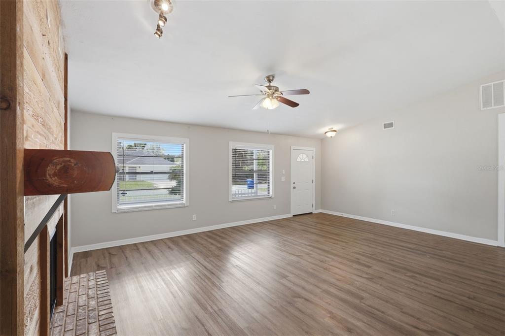 2009 Umbrella Tree Drive Edgewater, FL 32141 - Photo 14 of 44