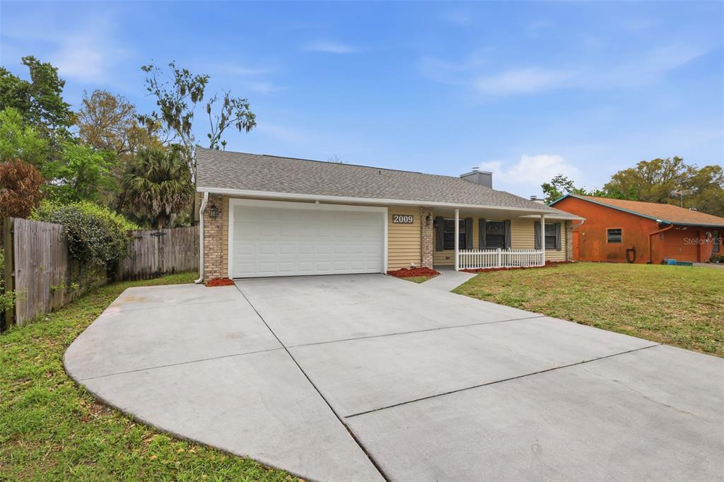 2009 Umbrella Tree Drive Edgewater, FL 32141 - Photo 2 of 40