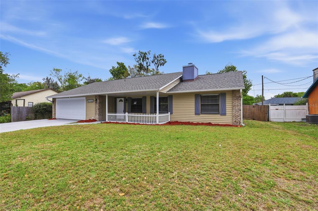 2009 Umbrella Tree Drive Edgewater, FL 32141 - Photo 3 of 44