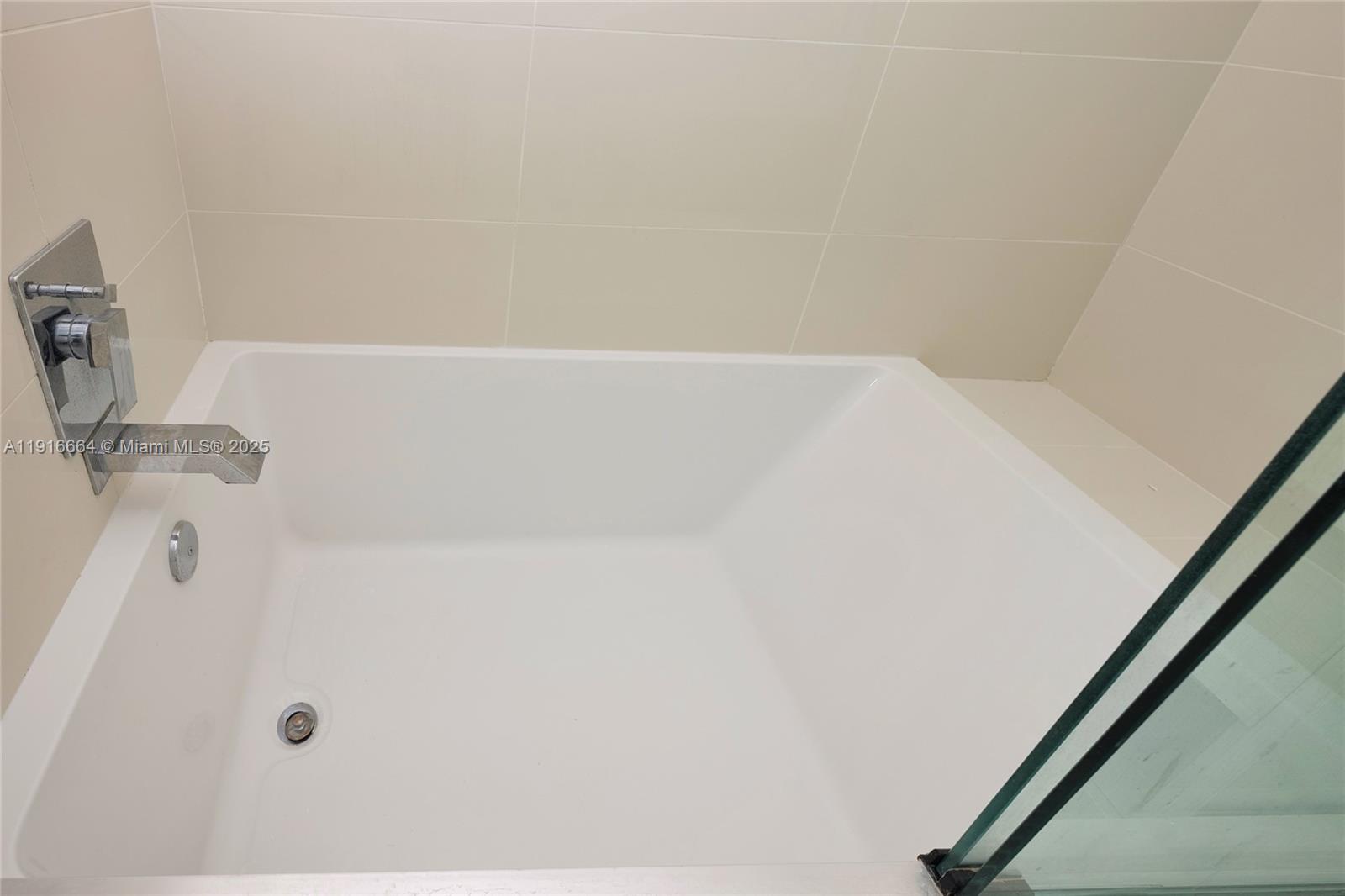 45 Southwest 9th Street, Unit 1504 Miami, FL 33130 - Photo 23 of 33