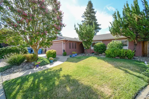 $499,000 | 301 Ponderosa Drive, Vacaville, CA 95687