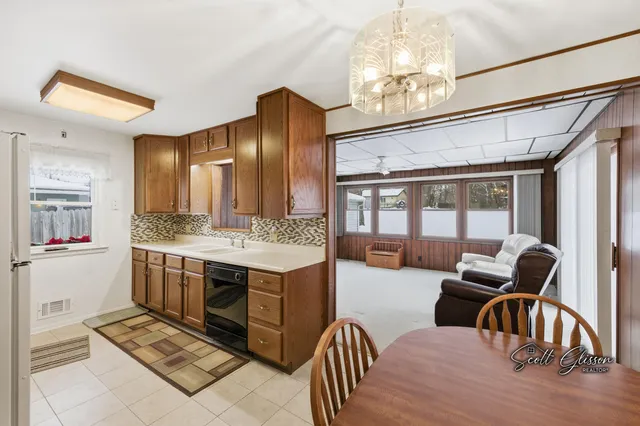 $319,000 | 1930 36th Street Southwest, Wyoming, MI 49519