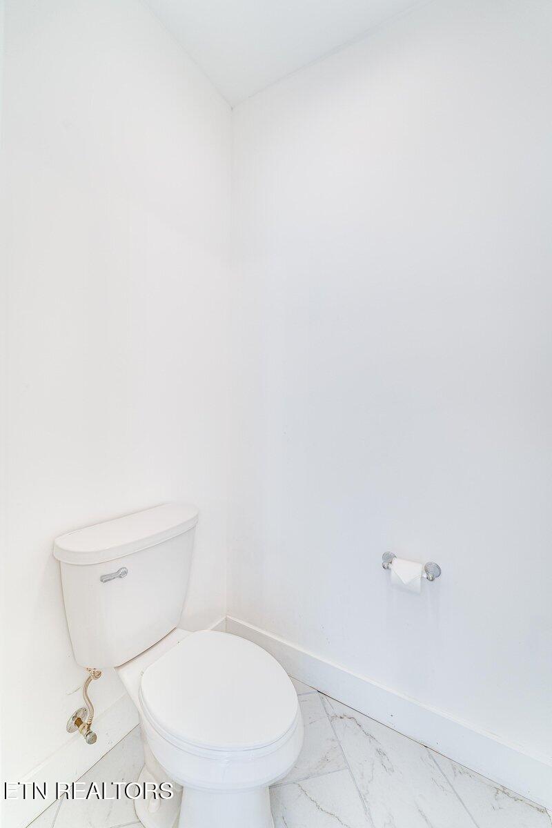 133 Black Oak Road Oak Ridge, TN 37830 - Photo 25 of 46 Master Bathroom A5