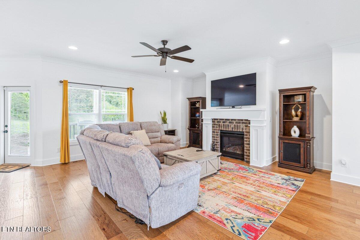 133 Black Oak Road Oak Ridge, TN 37830 - Photo 10 of 46 Living Room A1