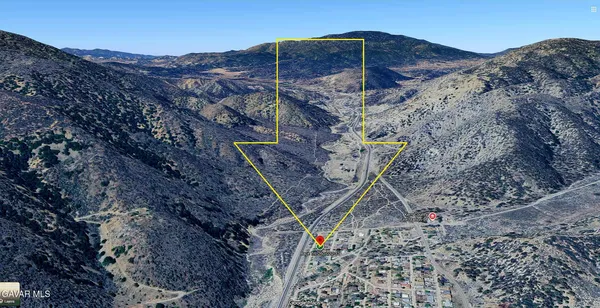 a view of a water fountain