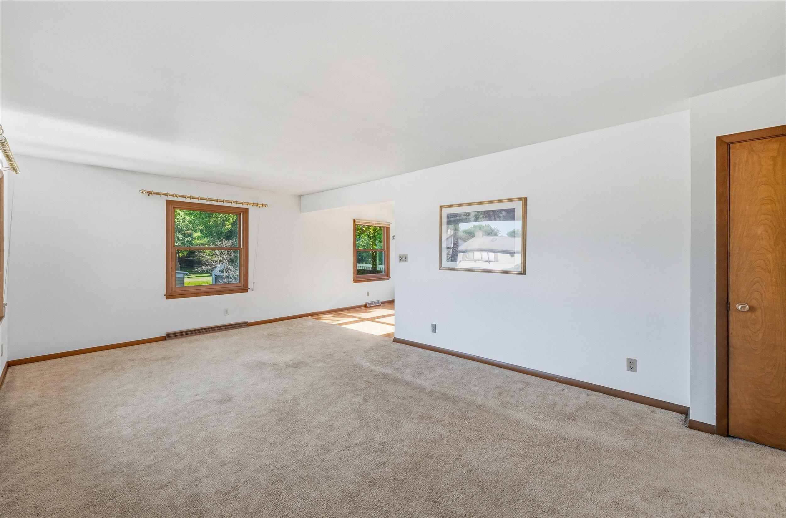 311 South High Street Port Washington, WI 53074 - Photo 3 of 35 02-Living Room