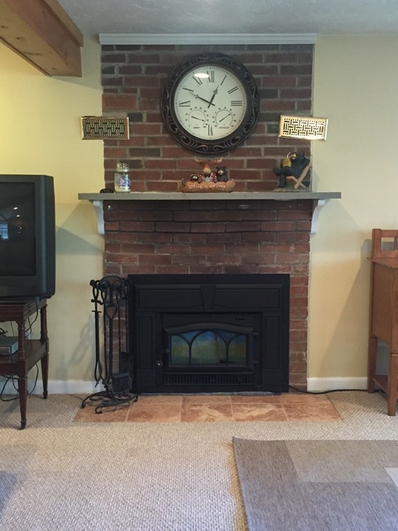 28 Sandy Beach Road Holland, MA 01521 - Photo 4 of 16