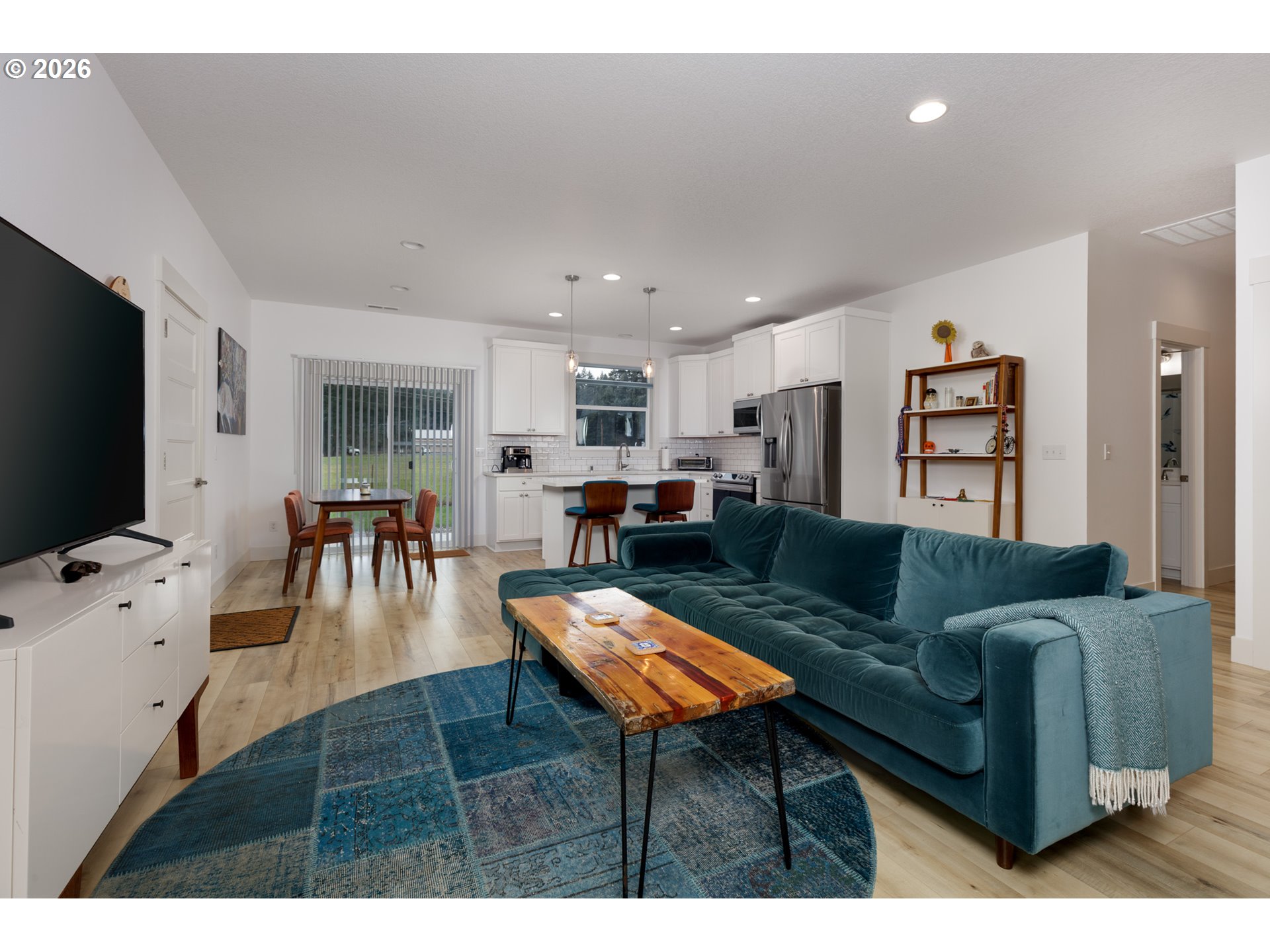 252 Estabrook Loop Carson, WA 98610 - Photo 2 of 23