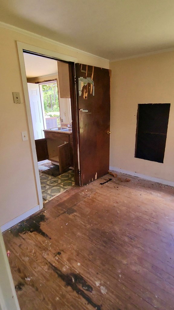 3833 Us Highway Morris, GA 39867 - Photo 4 of 9 a view of an empty room with a window