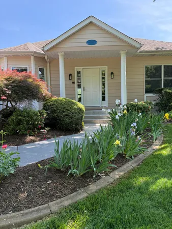 $2,100 | 2326 Lake Retreat Road, Huddleston, VA 24104