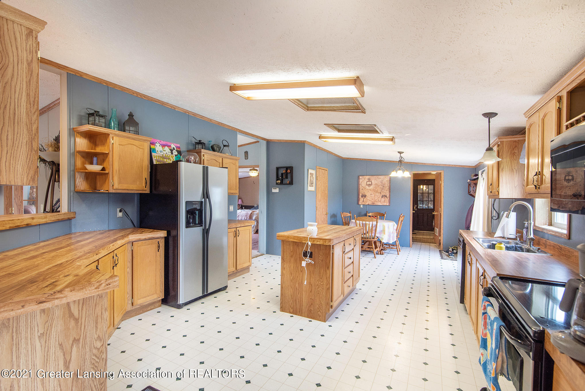 9546 Bond Road Dewitt, MI 48820 - Photo 6 of 38 DSC_2243