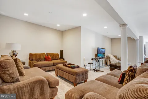 $2,250,000 | 640 Narcisi Lane, Wayne, PA 19087