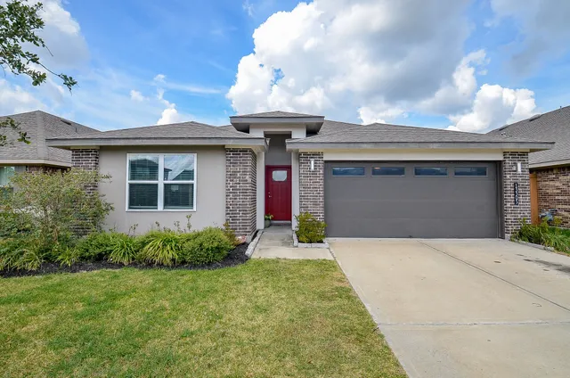 $345,000 | 13305 Lago Acero, La Marque, TX 77568