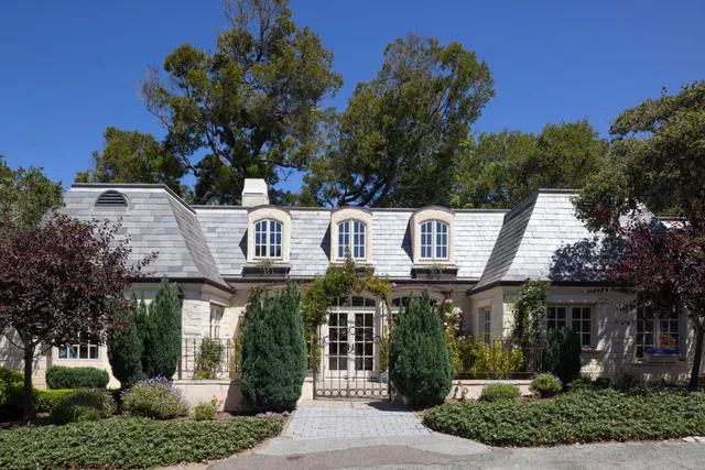 front view of house with a yard