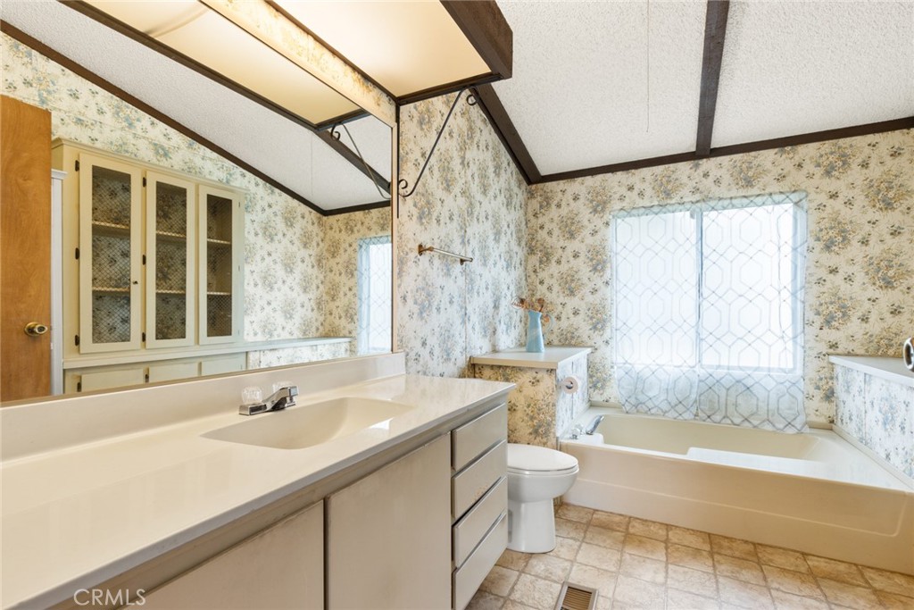 3835 Gardiner Ferry Road, Unit 4 Corning, CA 96021 - Photo 14 of 22 a bathroom with a sink and a bathtub
