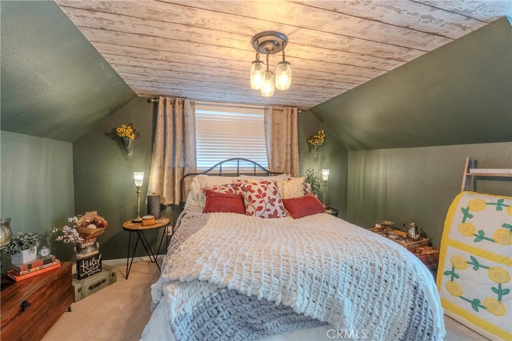 5481 Peacock Lane Riverside, CA 92505 - Photo 33 of 69 Bedroom 2 (upstairs)