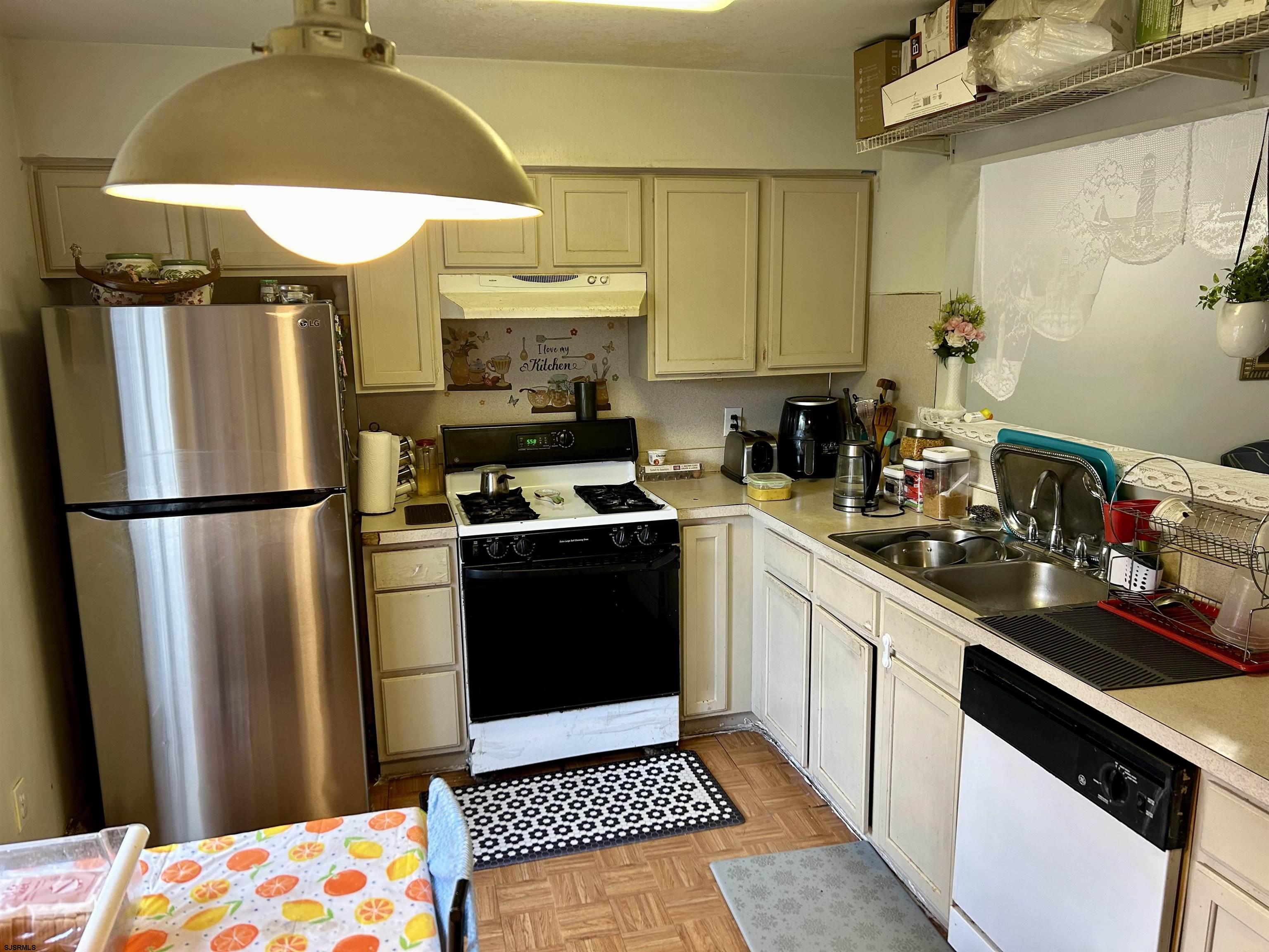 5 Oyster Bay Road, Unit B Absecon, NJ 08205 - Photo 3 of 15 Gallery Image 3